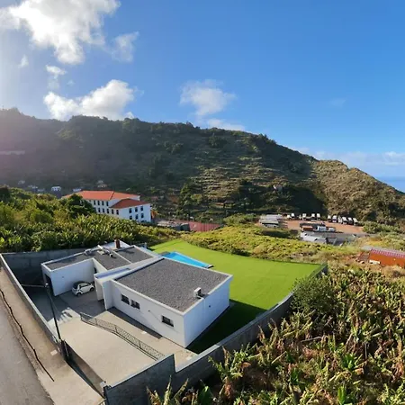 Luna Villa *